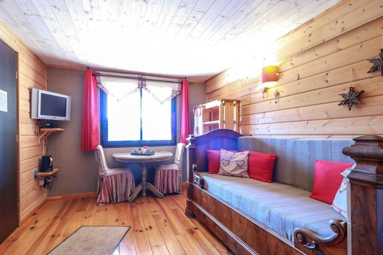 Chalet De Barraou Bed and Breakfast Binos Exterior foto